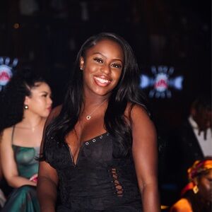 Meet your Posher, Akua